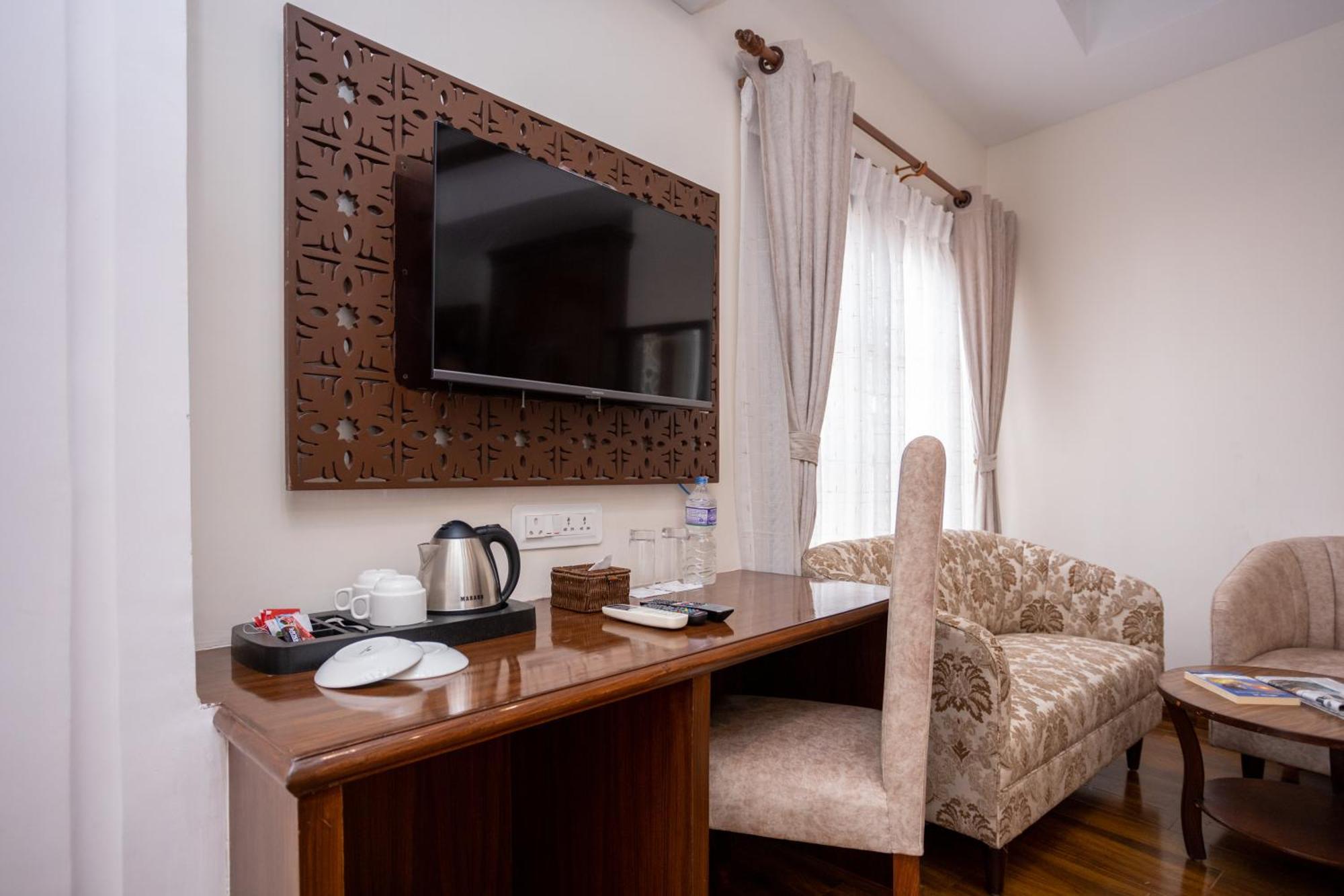 Airport Himalaya Boutique Hotel 카트만두 외부 사진