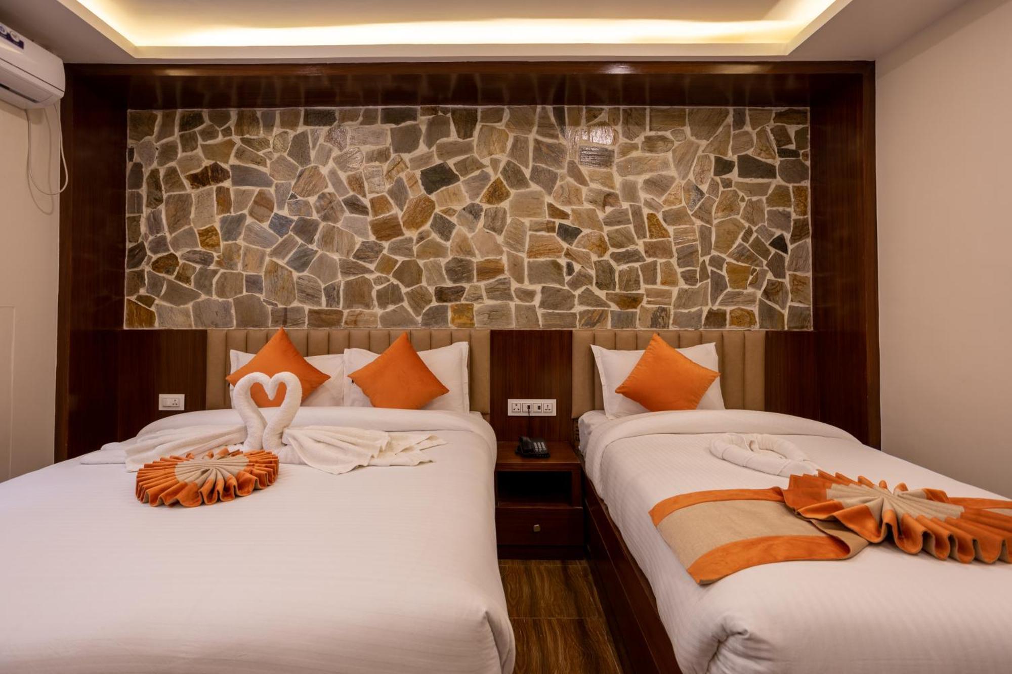 Airport Himalaya Boutique Hotel 카트만두 외부 사진