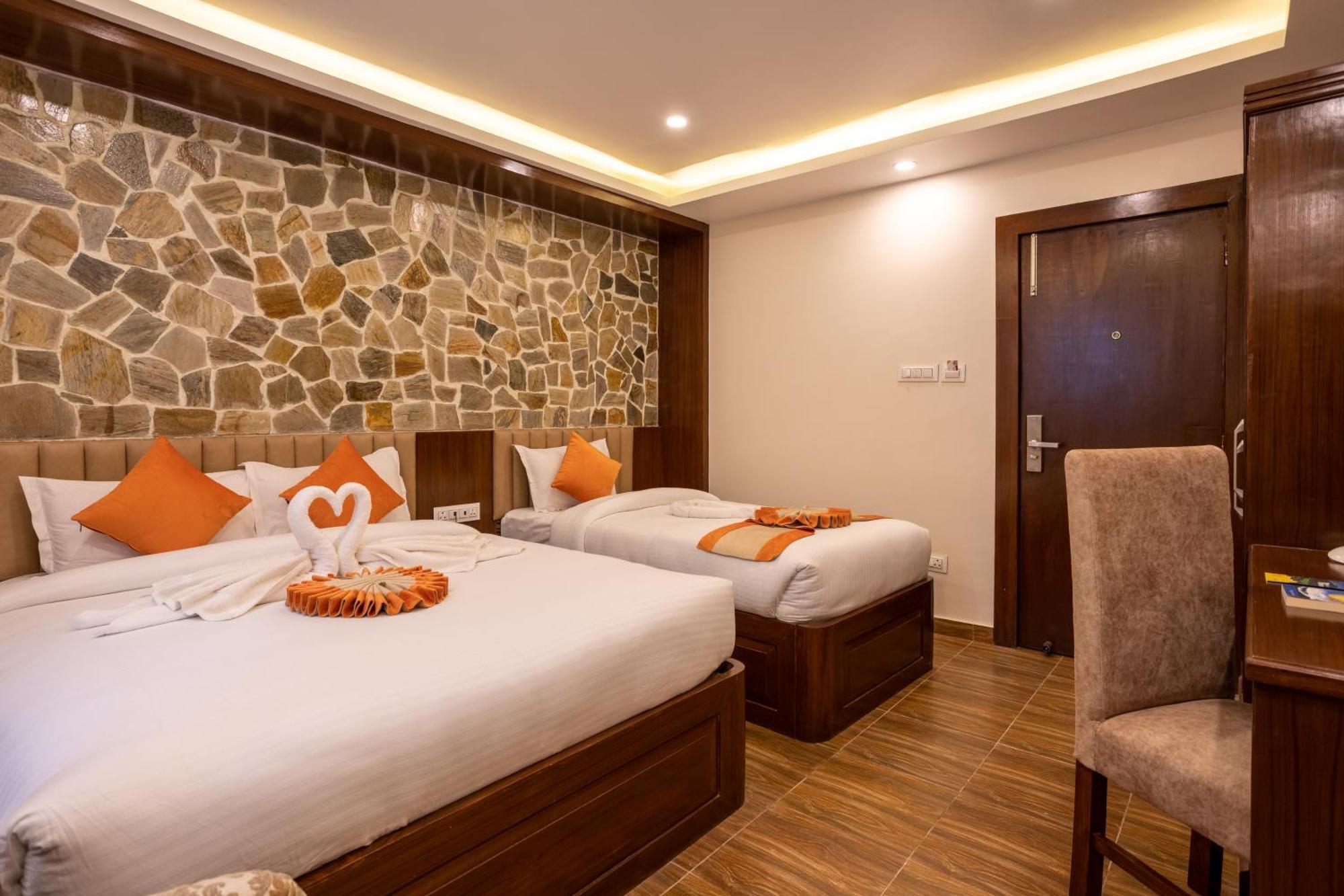 Airport Himalaya Boutique Hotel 카트만두 외부 사진