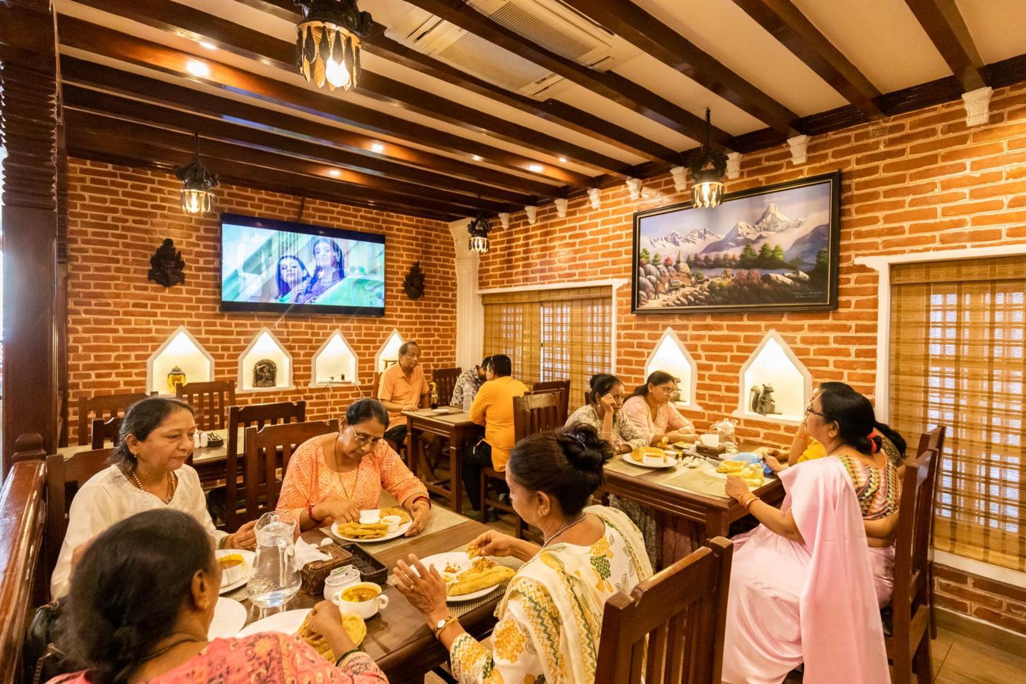 Airport Himalaya Boutique Hotel 카트만두 외부 사진